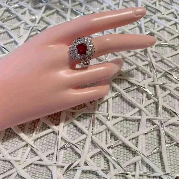 NEW Gorgeous 925 Silver Sim. Diamond Ruby Ring - Picture 4 of 8